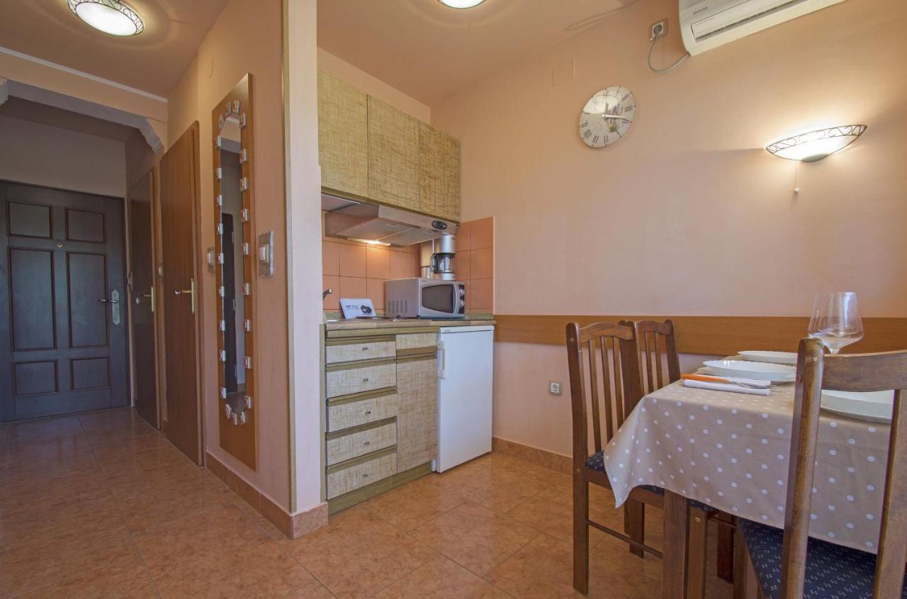 Apartments Oaza Dramalj Ngoại thất bức ảnh
