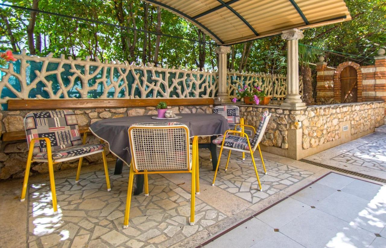Apartments Oaza Dramalj Ngoại thất bức ảnh