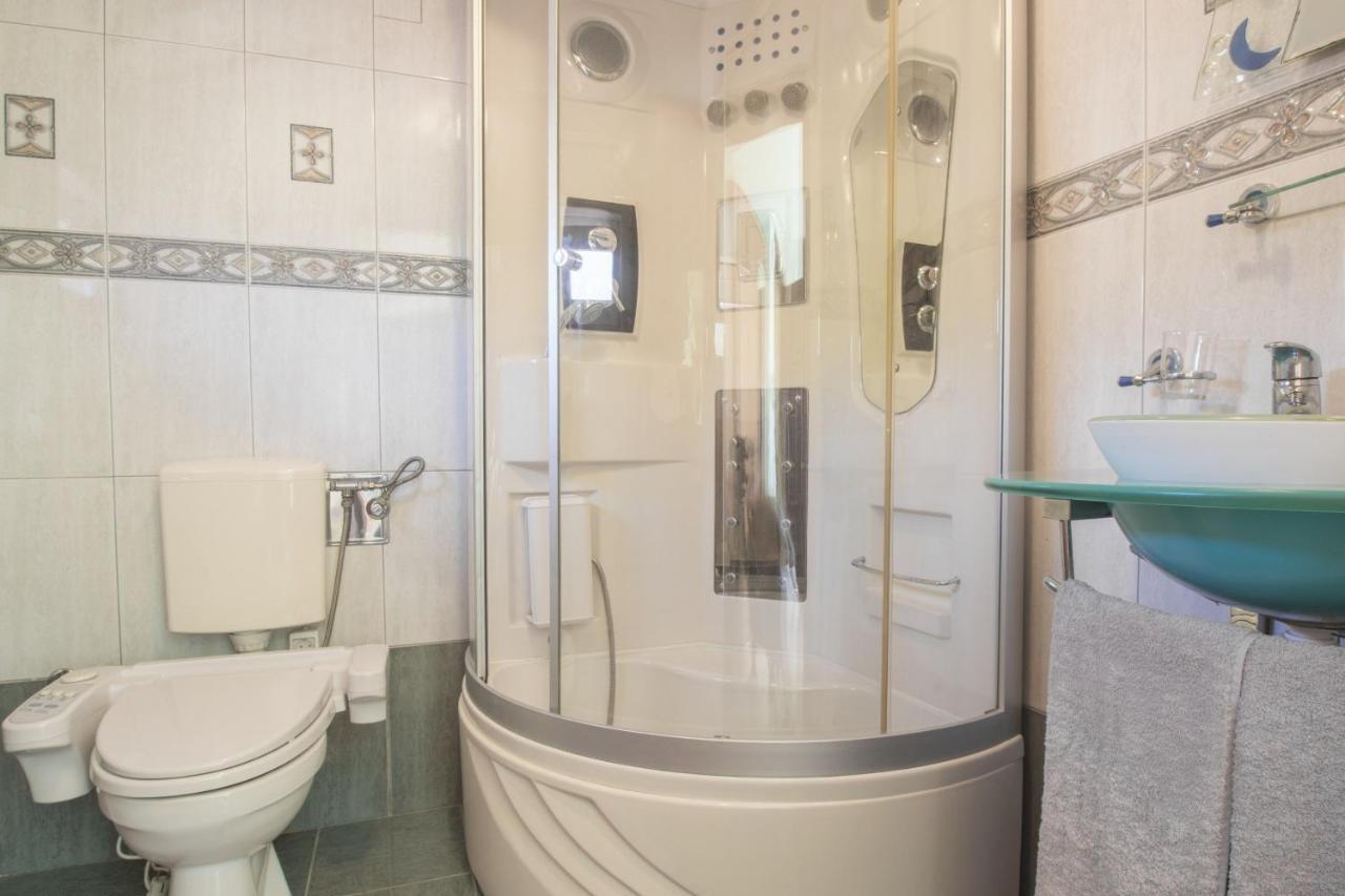 Apartments Oaza Dramalj Ngoại thất bức ảnh